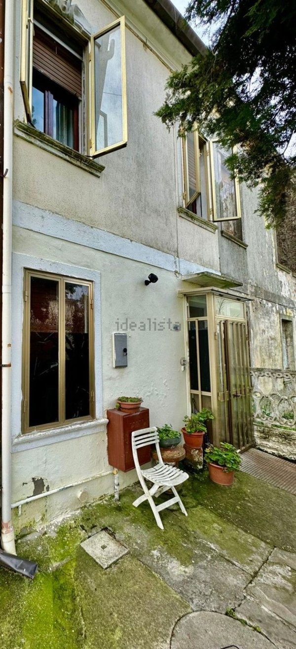 casa semindipendente in vendita a Fiesso Umbertiano in zona Piacentina