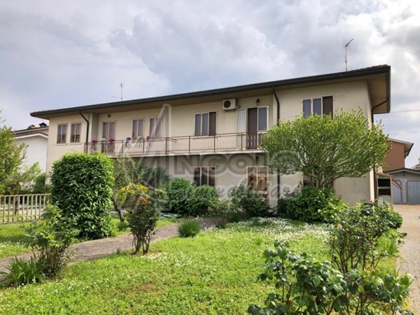 casa indipendente in vendita a Fiesso Umbertiano in zona Capitello