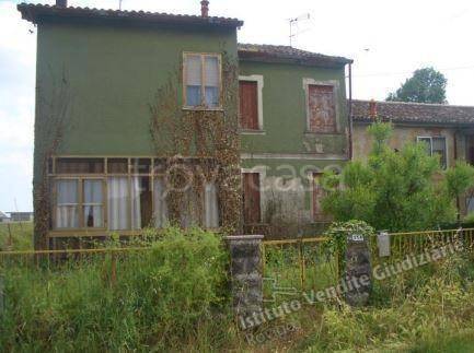 casa indipendente in vendita a Fiesso Umbertiano in zona Capitello