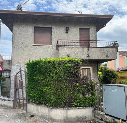 casa indipendente in vendita a Fiesso Umbertiano in zona Capitello