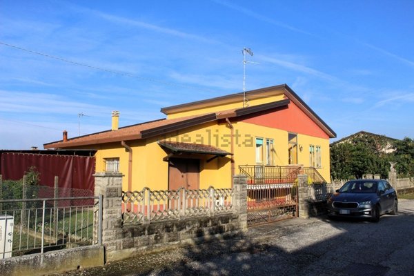 casa indipendente in vendita a Fiesso Umbertiano