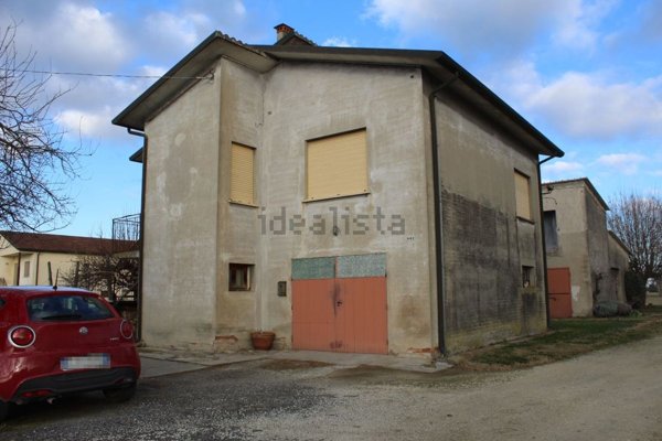 casa indipendente in vendita a Fiesso Umbertiano in zona Piacentina