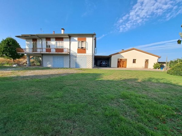casa indipendente in vendita a Fiesso Umbertiano in zona Ospitaletto