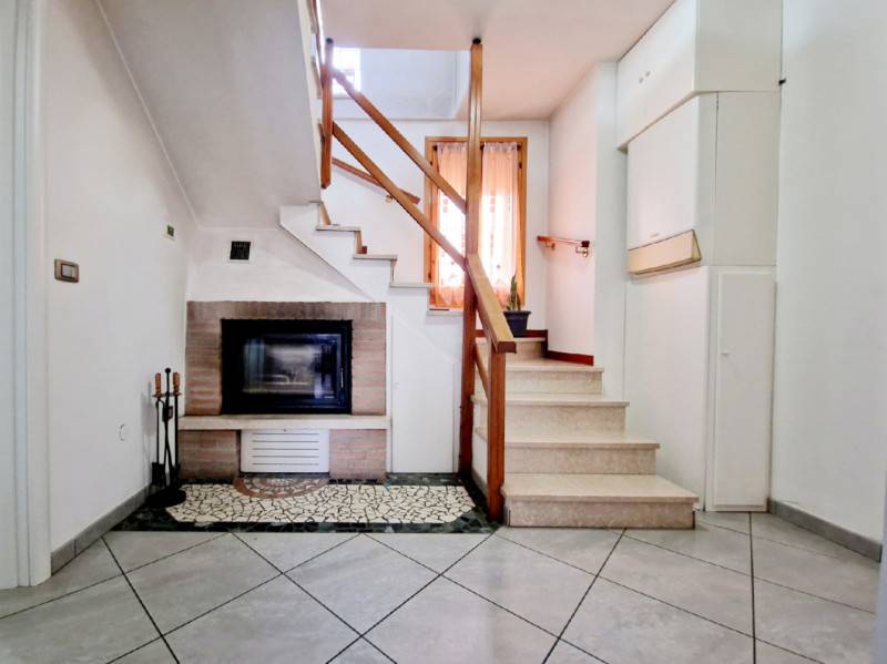 casa indipendente in vendita a Fratta Polesine