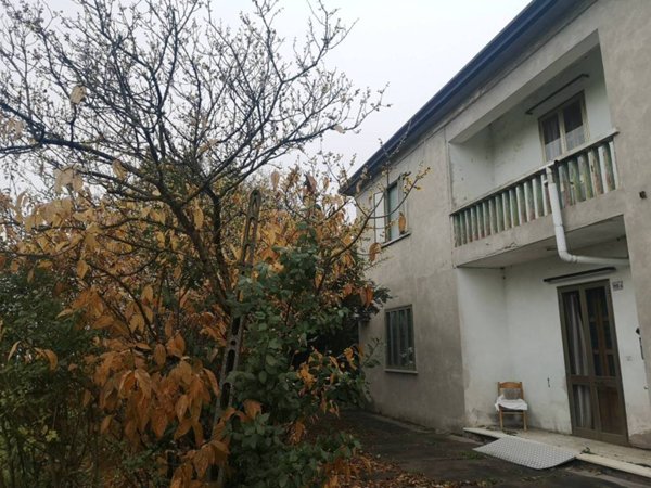 villa in vendita a Fratta Polesine in zona Paolino