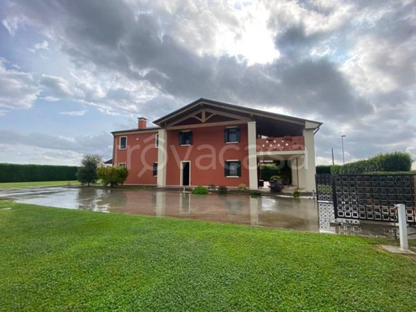 casa indipendente in vendita a Fratta Polesine in zona Ramedello