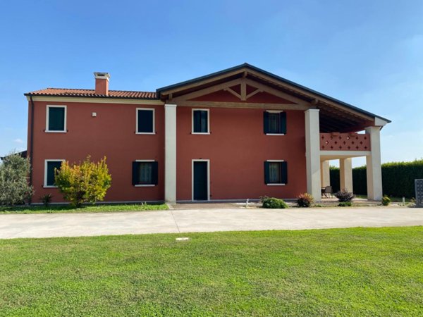 casa indipendente in vendita a Fratta Polesine