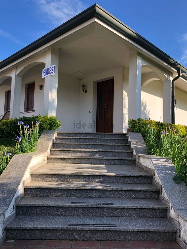 casa indipendente in vendita a Fratta Polesine