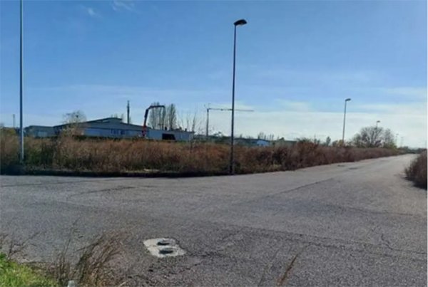 terreno edificabile in vendita a Fratta Polesine