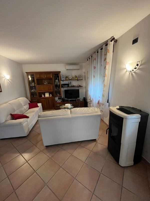 casa indipendente in vendita a Fratta Polesine