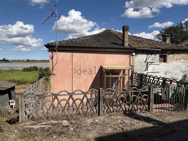 casa indipendente in vendita a Fratta Polesine in zona Paolino