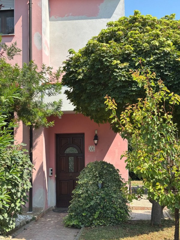 casa indipendente in vendita a Fratta Polesine