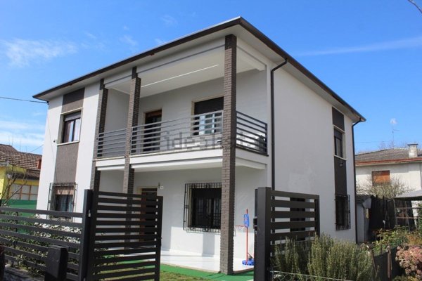 casa indipendente in vendita a Gaiba