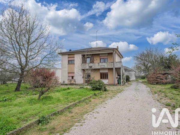 casa indipendente in vendita a Gaiba
