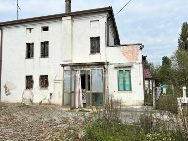casa indipendente in vendita a Gavello