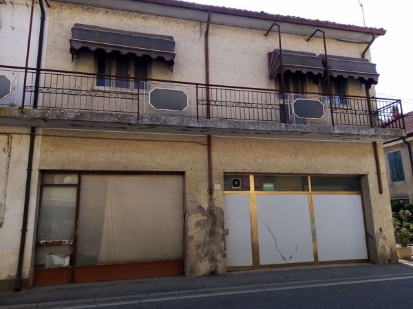 casa indipendente in vendita a Gavello