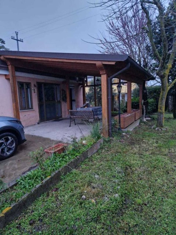 casa indipendente in vendita a Gavello
