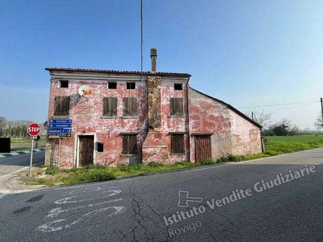 casa indipendente in vendita a Gavello