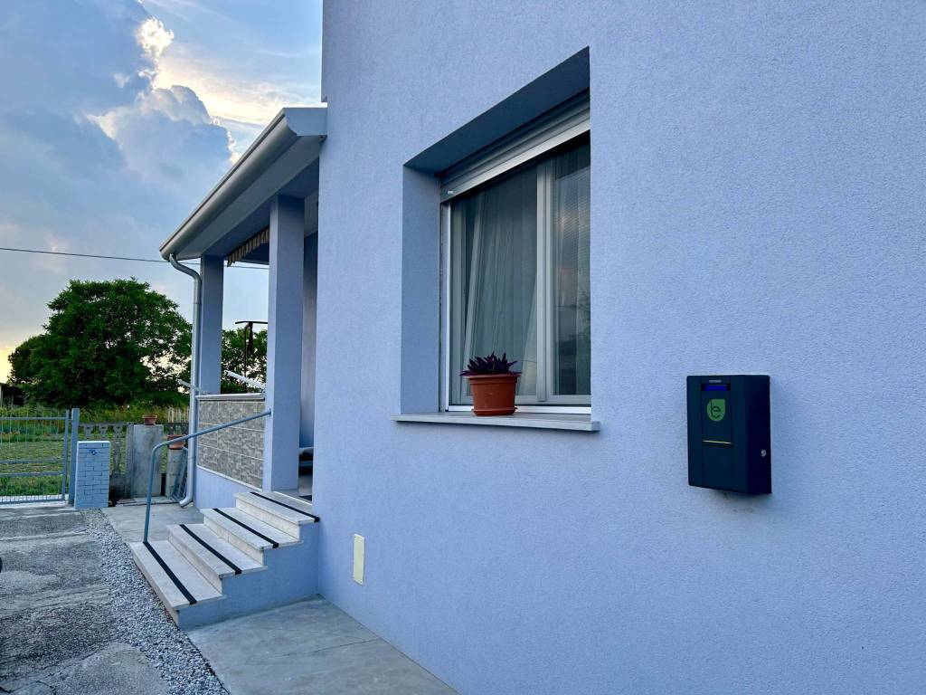 casa indipendente in vendita a Gavello