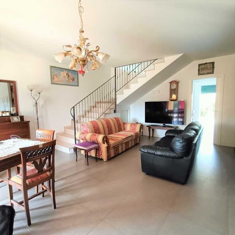 casa indipendente in vendita a Gavello