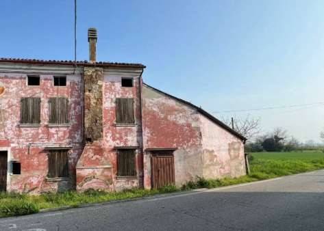 casa semindipendente in vendita a Gavello