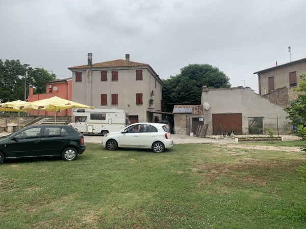 casa indipendente in vendita a Gavello in zona Magnolina