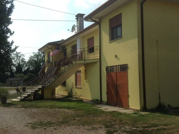 casa indipendente in vendita a Gavello