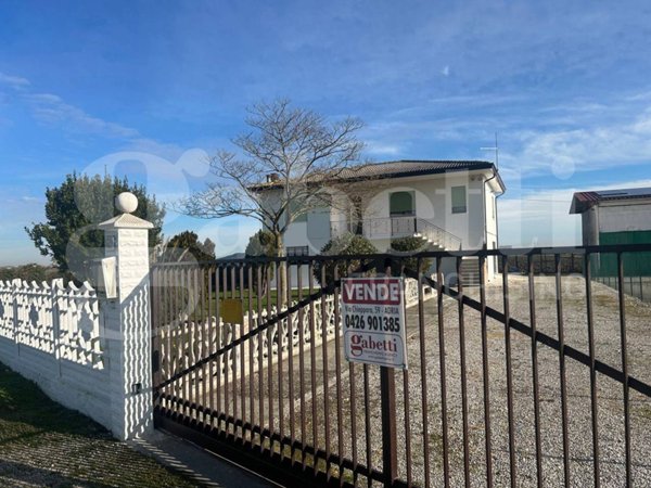 casa indipendente in vendita a Gavello