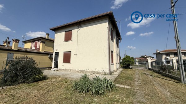 casa indipendente in vendita a Gavello