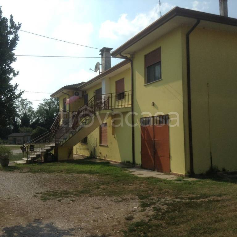 casa indipendente in vendita a Gavello