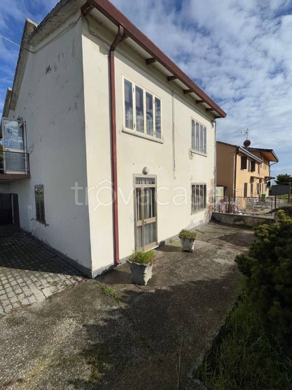 casa indipendente in vendita a Gavello