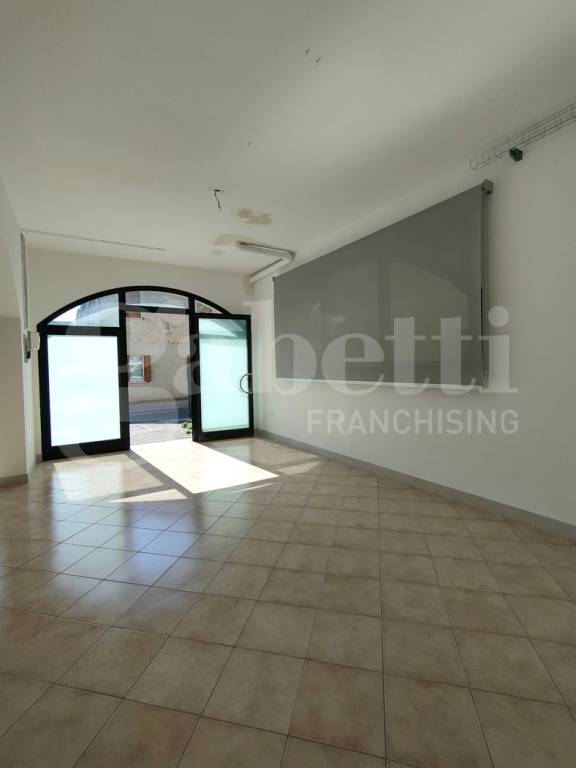 negozio in vendita a Gavello