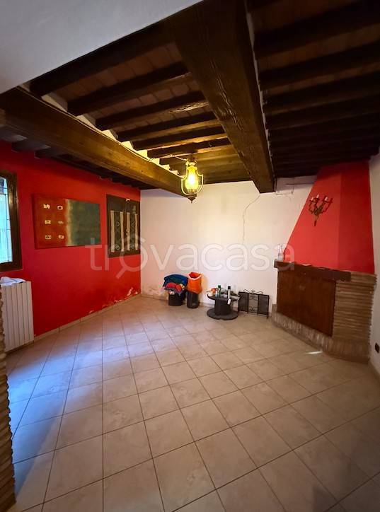 casa indipendente in vendita a Gavello