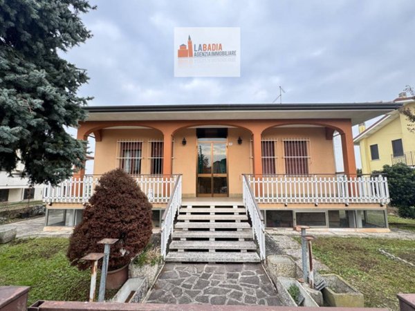 casa indipendente in vendita a Giacciano con Baruchella in zona Zelo