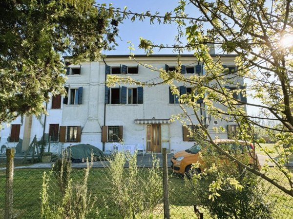 casa indipendente in vendita a Giacciano con Baruchella