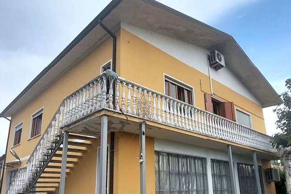 appartamento in vendita a Giacciano con Baruchella