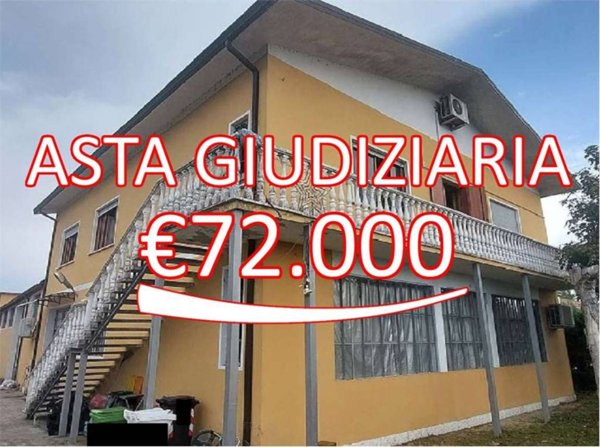 appartamento in vendita a Giacciano con Baruchella in zona Baruchella