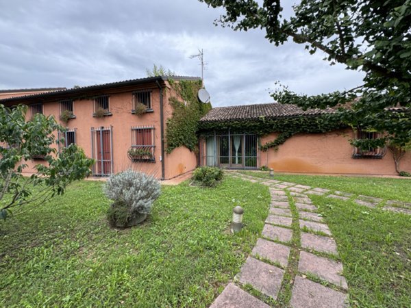 casa indipendente in vendita a Giacciano con Baruchella