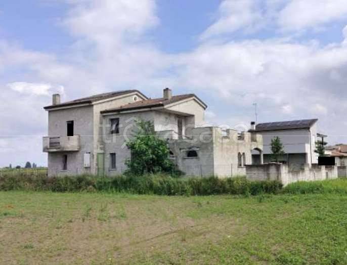 casa indipendente in vendita a Giacciano con Baruchella