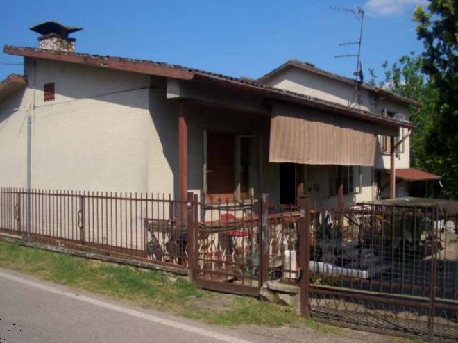 casa indipendente in vendita a Giacciano con Baruchella