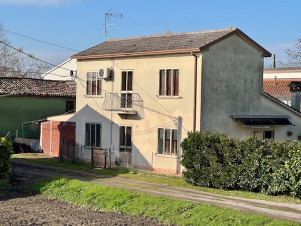 casa indipendente in vendita a Giacciano con Baruchella in zona Zelo