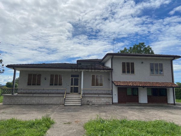 casa indipendente in vendita a Giacciano con Baruchella