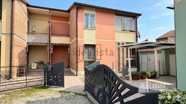 casa indipendente in vendita a Giacciano con Baruchella in zona Zelo