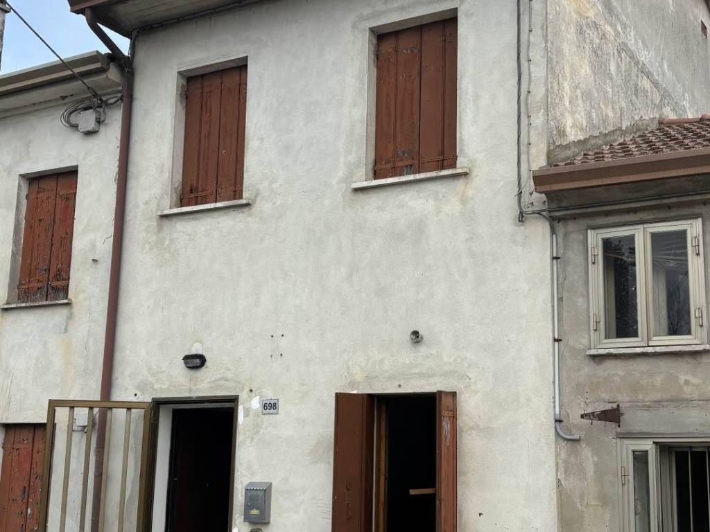 casa indipendente in vendita a Giacciano con Baruchella in zona Zelo