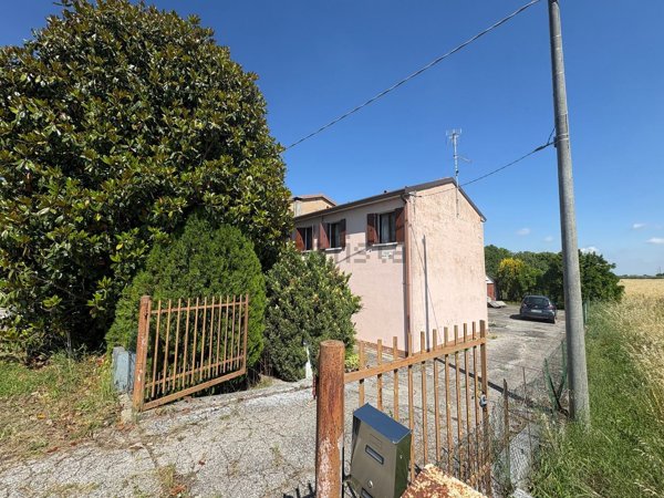 casa indipendente in vendita a Giacciano con Baruchella in zona Giacciano