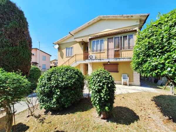 casa indipendente in vendita a Guarda Veneta in zona Quarti