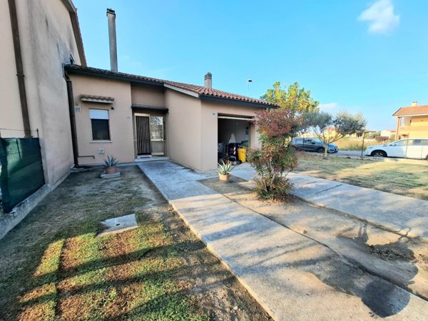casa indipendente in vendita a Guarda Veneta in zona Quarti