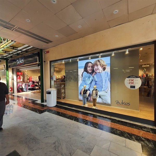 locale commerciale in vendita a Lendinara