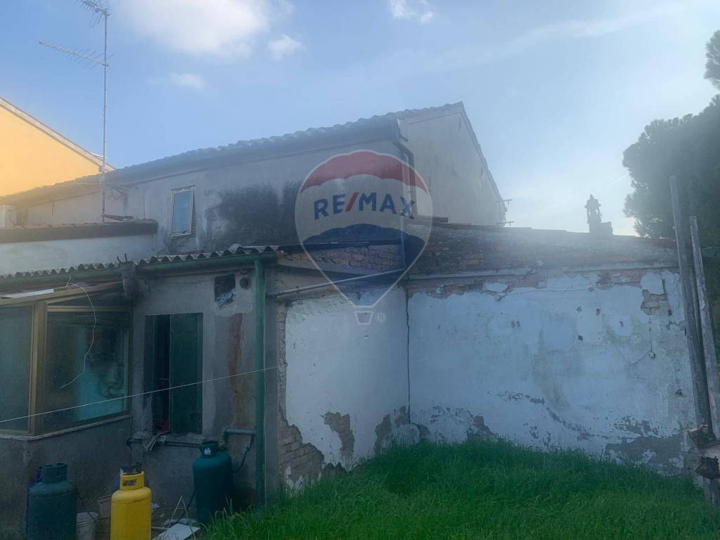 casa indipendente in vendita a Lendinara