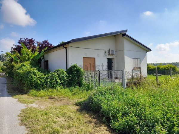 casa indipendente in vendita a Lendinara in zona Campomarzo